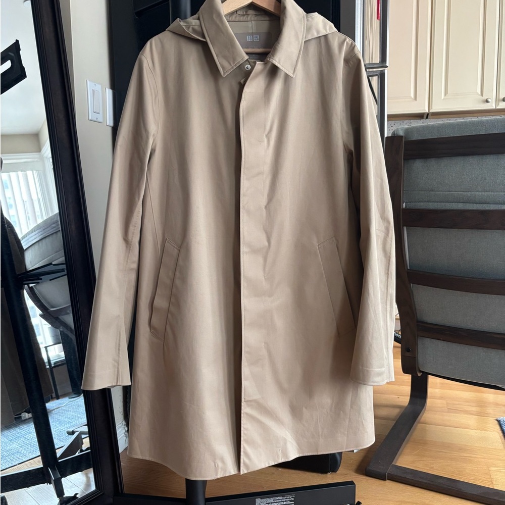 Uniqlo Men's Trench Coat in Beige